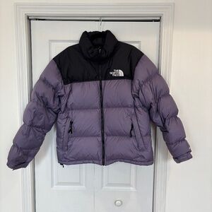 The North Face 96 Retro Nuptse Jacket in Lunar Slate / TNF Black size L